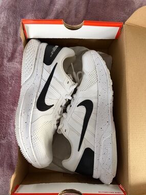 Nike White & Black Training Sneakers with Speckled Midsole